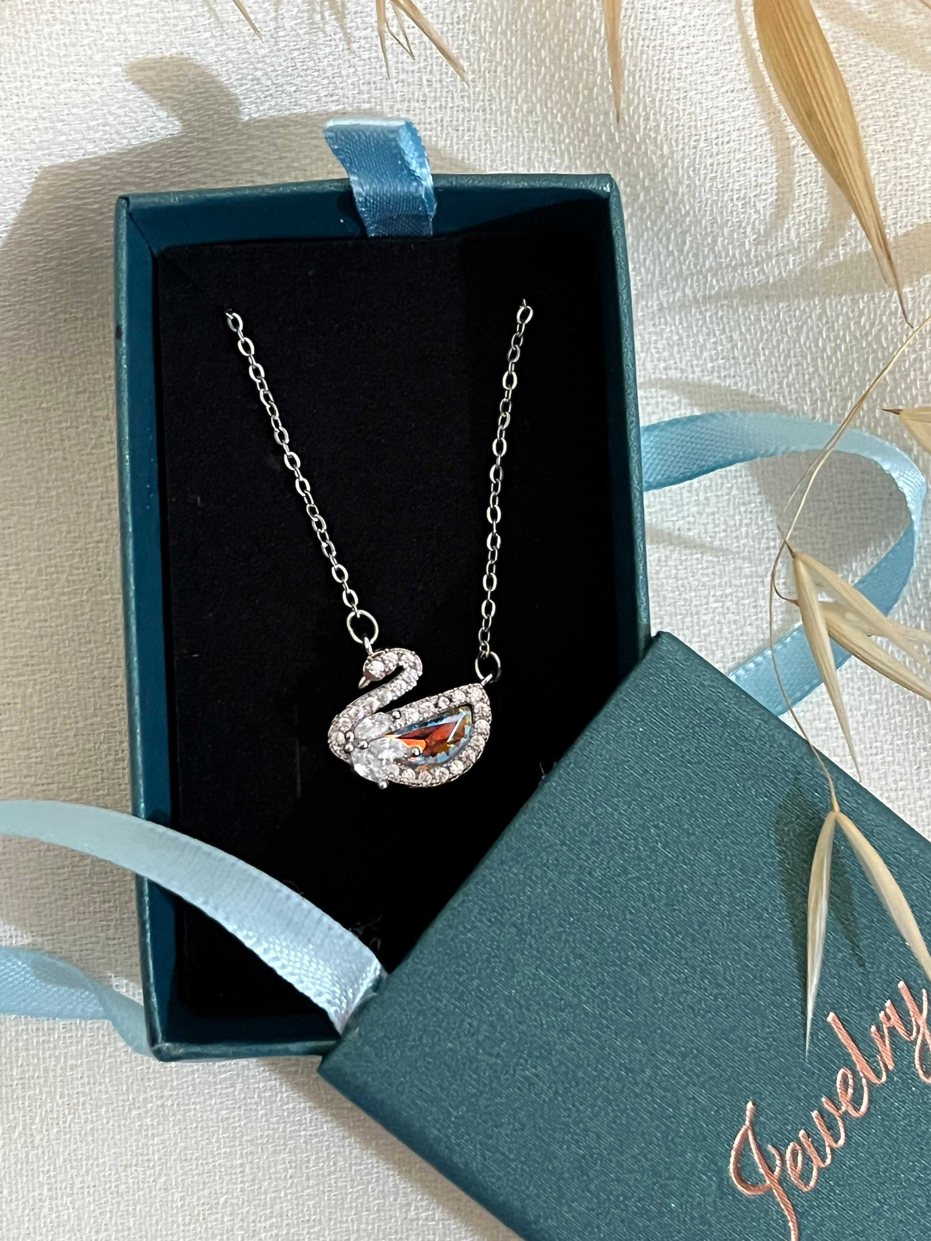 Collier swan b