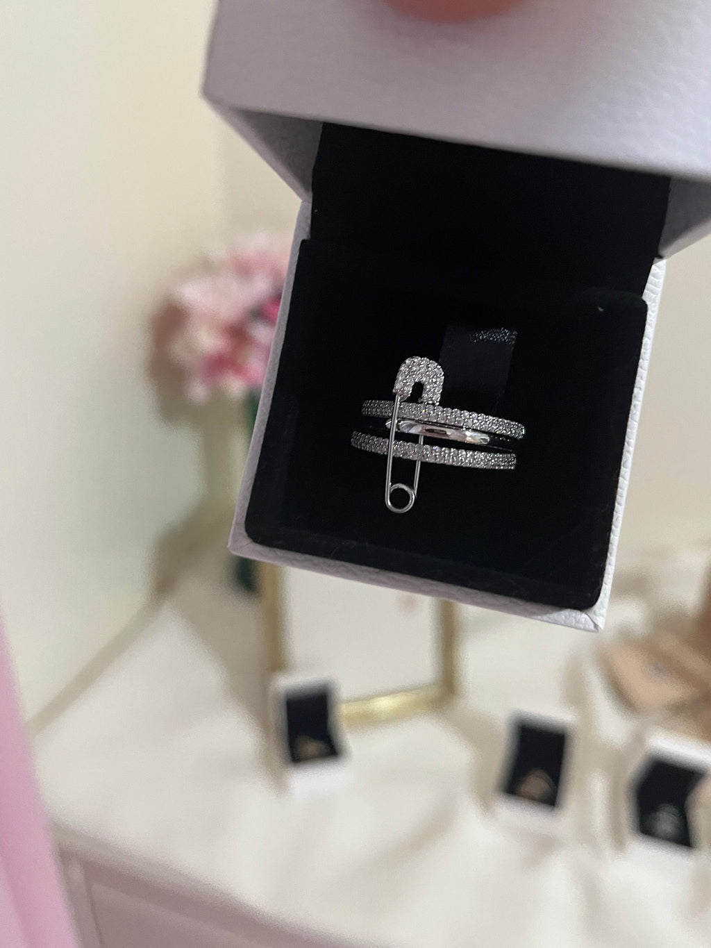 Pin rings