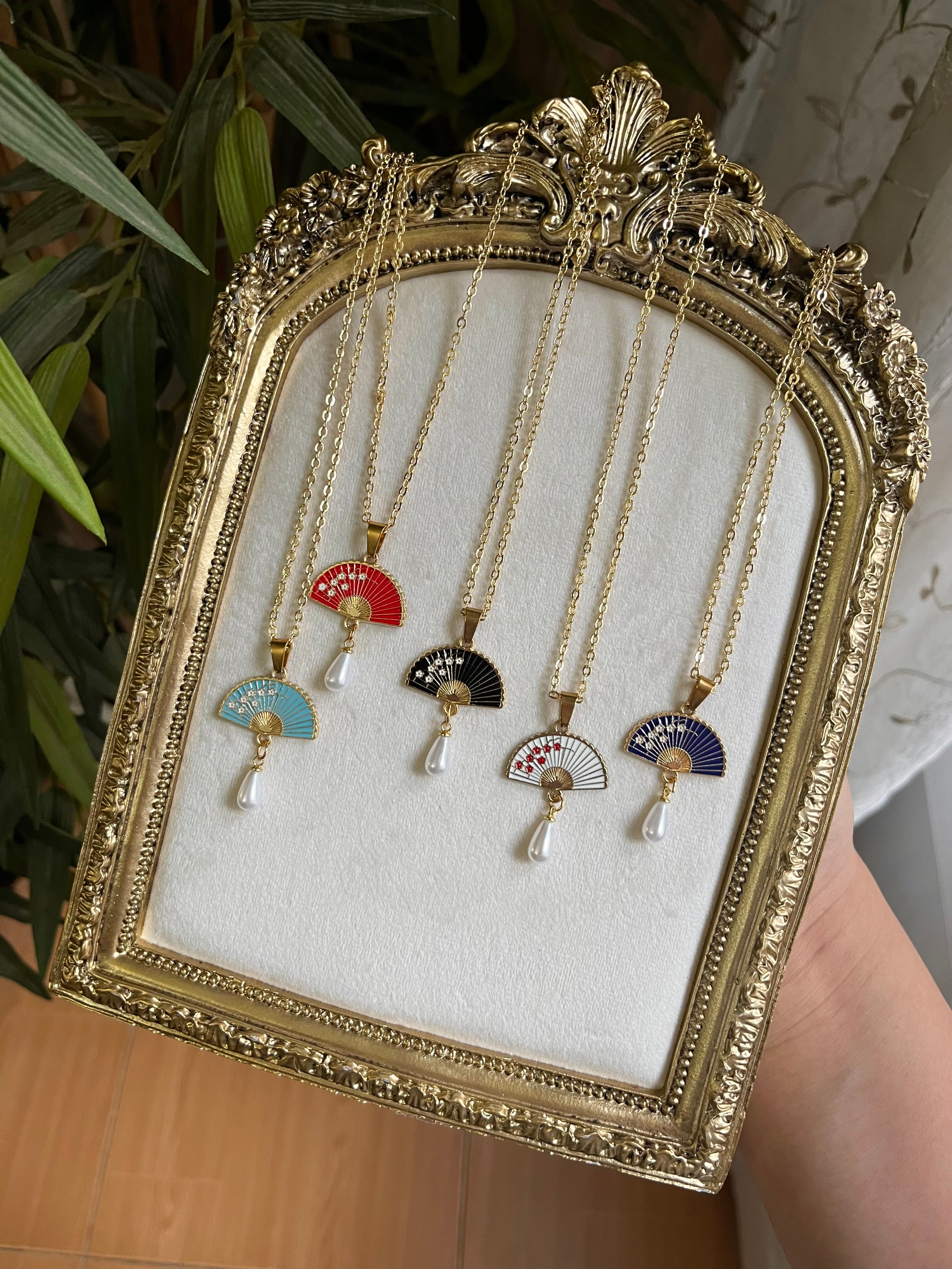 Collier 🪭 modèle 2