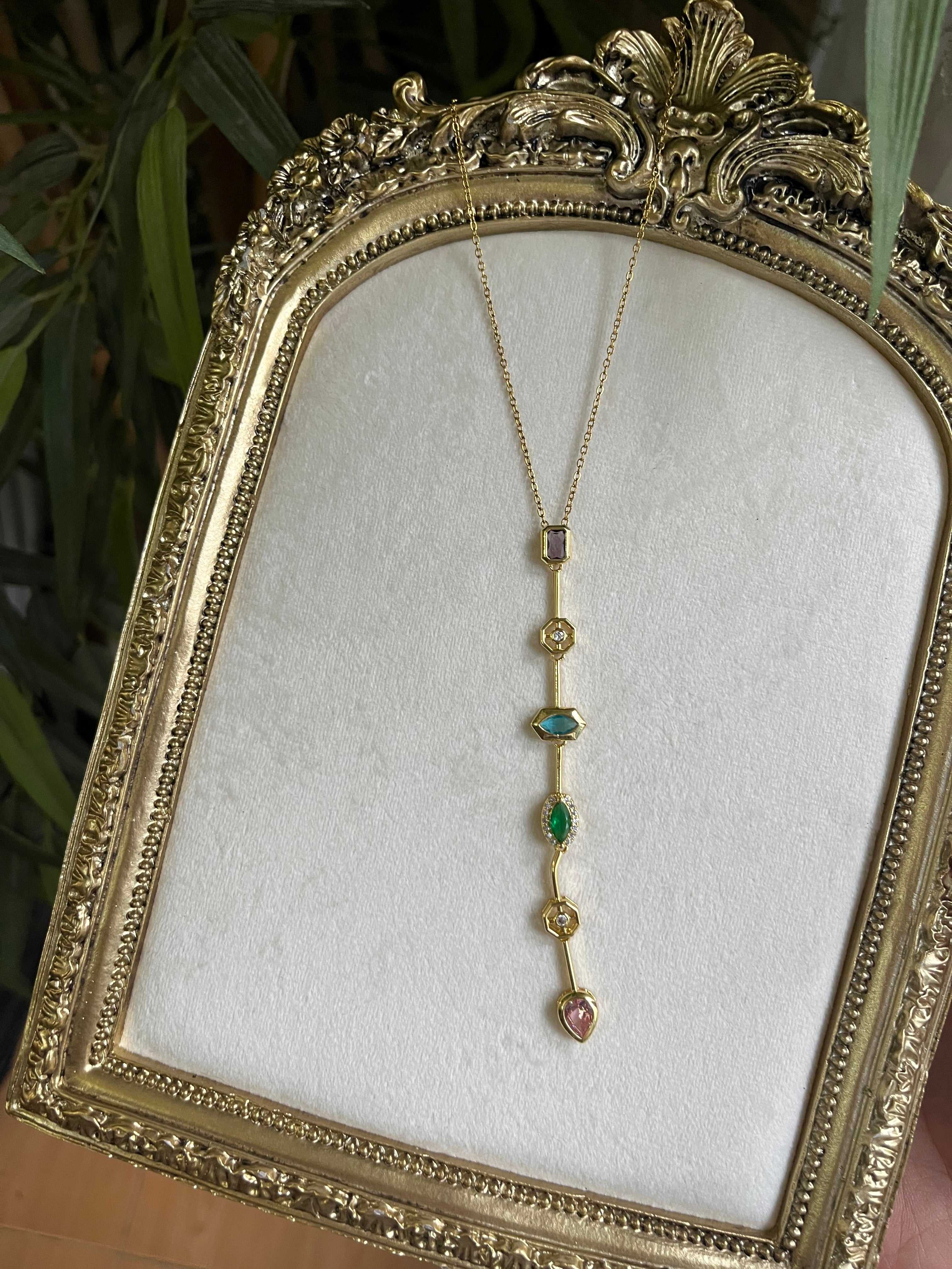 Collier Y