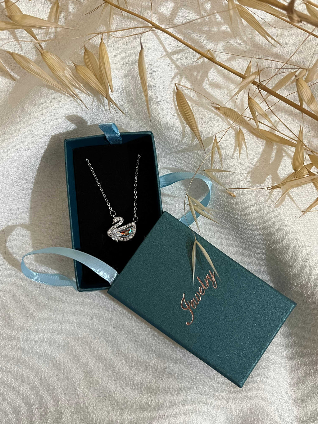 Collier swan b
