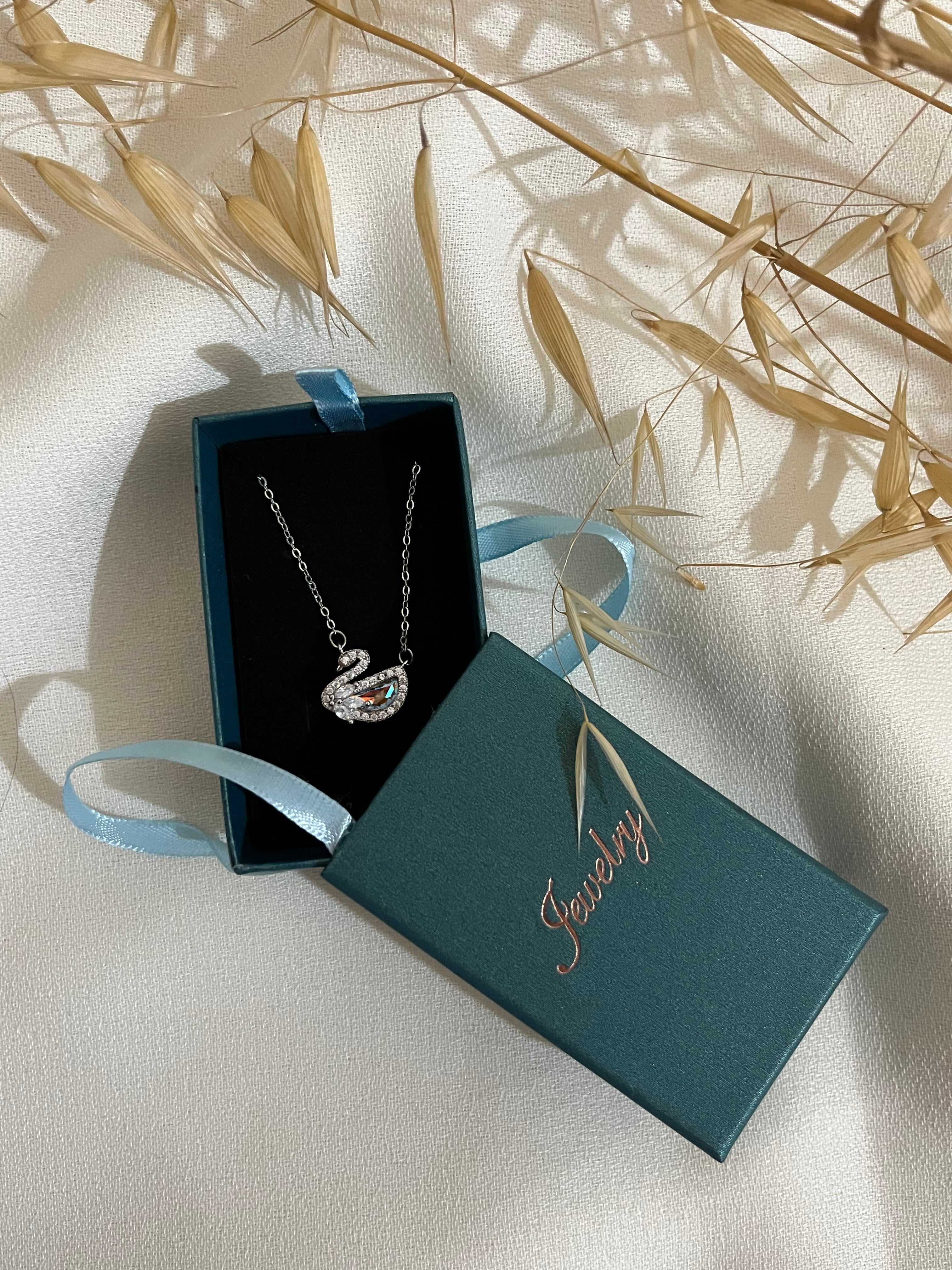 Collier swan b