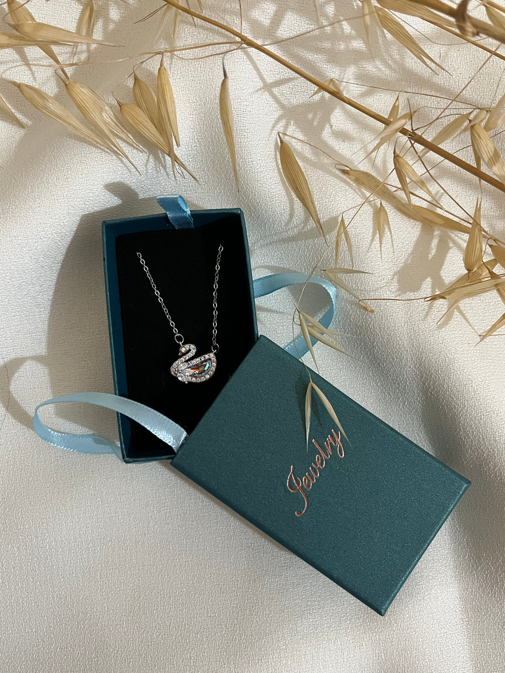 Collier swan b