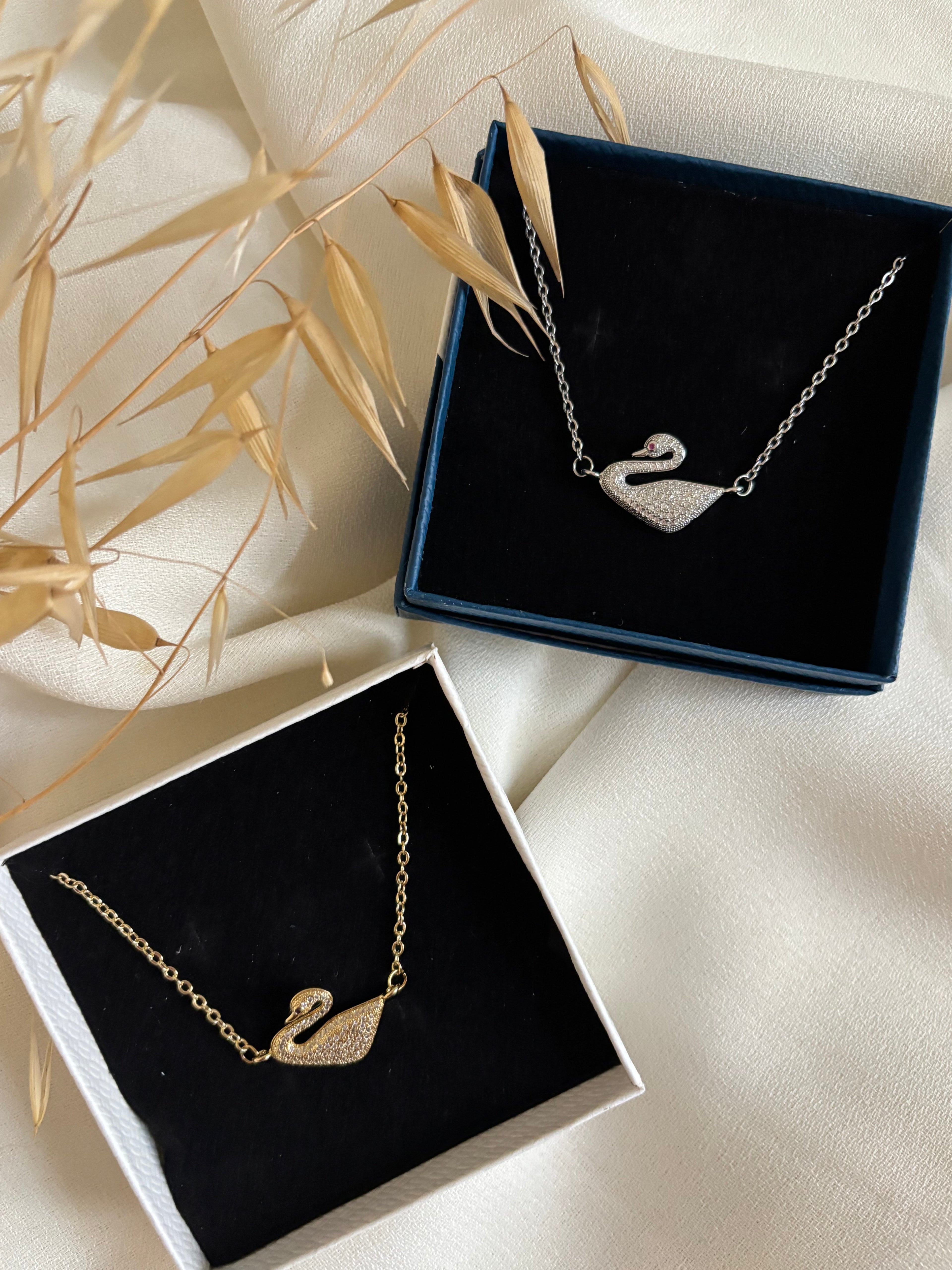 Collier swan argenté