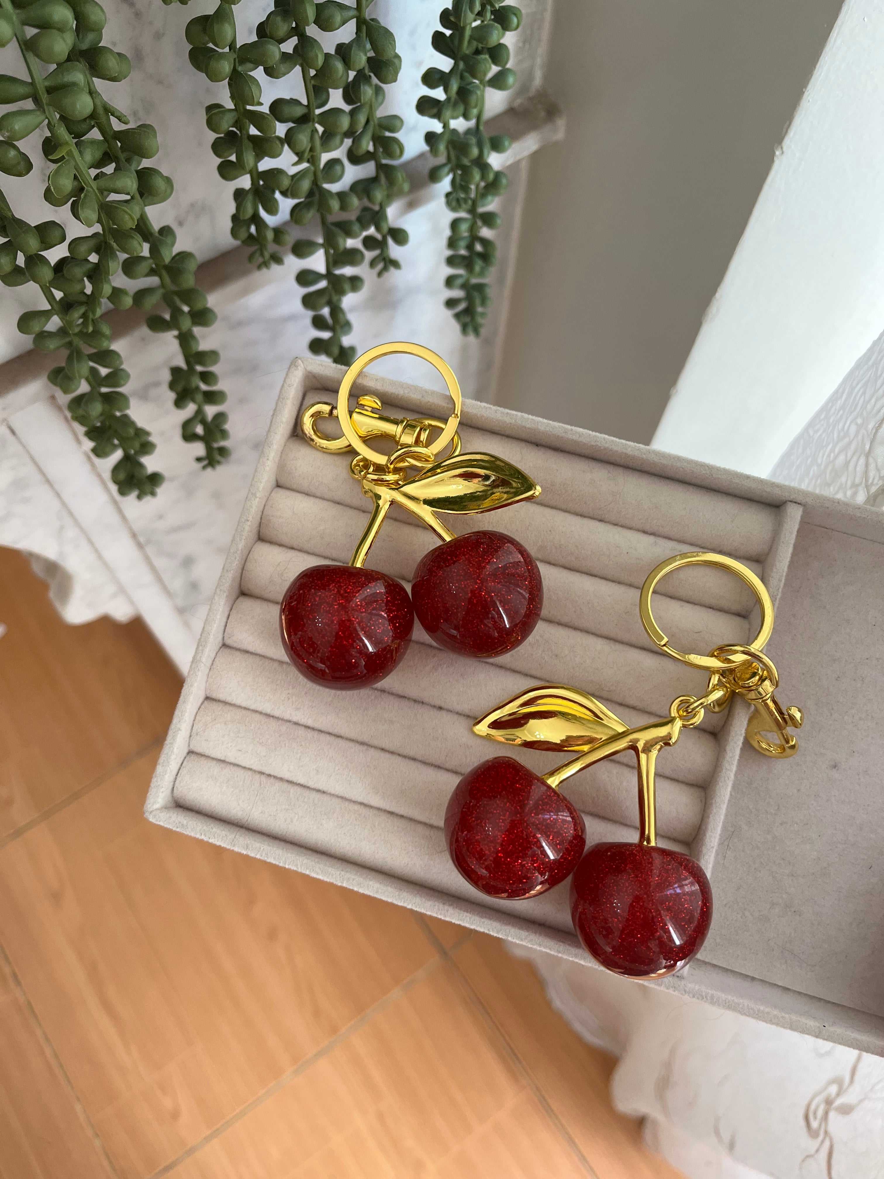 Cerise charm