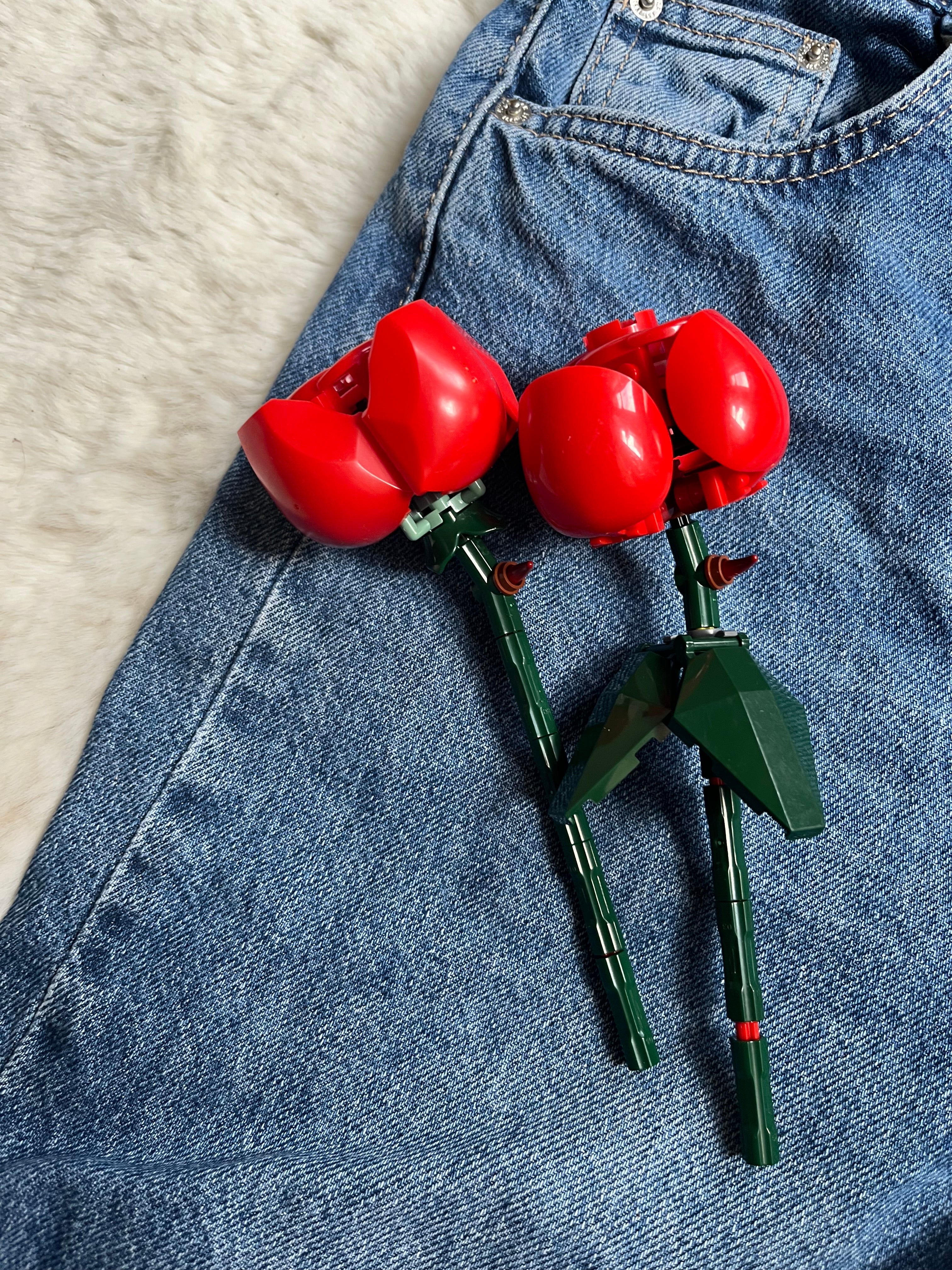 Une (1) Fleur en Lego