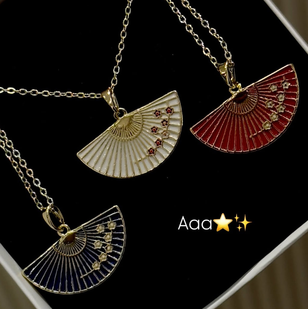 Collier 🪭 modèle 1