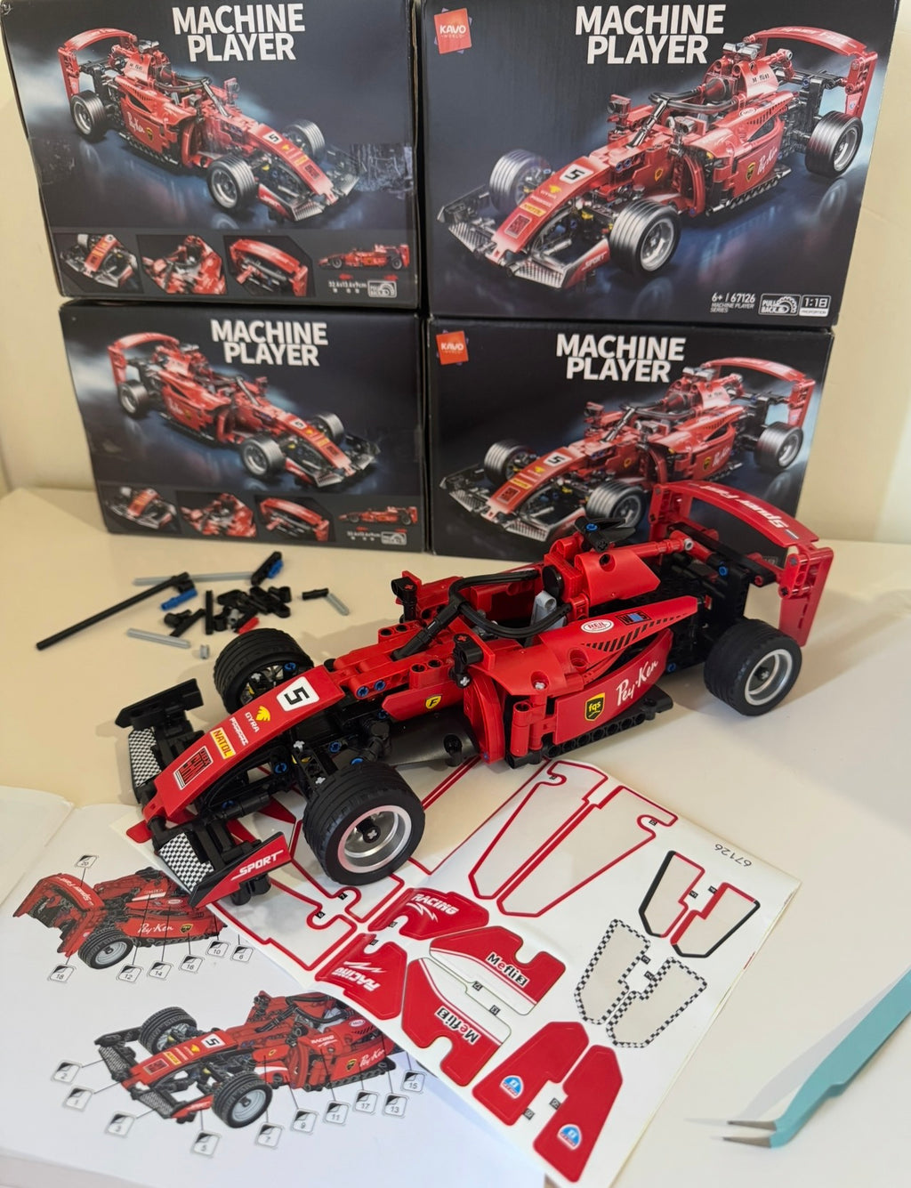Voiture formula 1 en bricks de construction